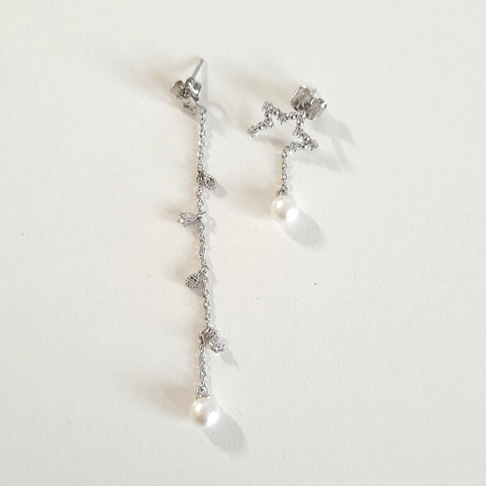 STARRY Asymmetrical Faux Pearl Dangly Stud Earring